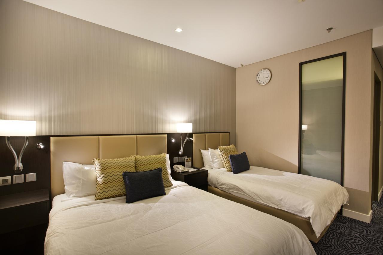 Ambassador Transit Hotel - Terminal 3 Singapore Bagian luar foto